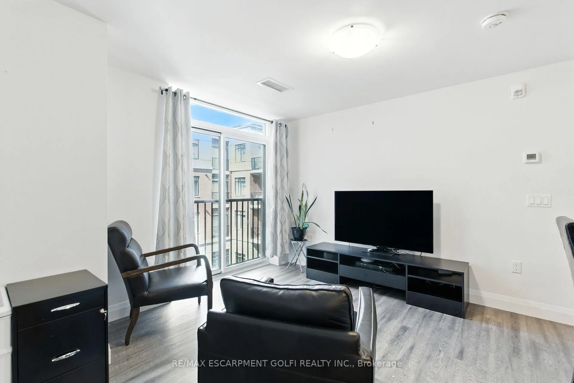 Photo 8 of Unit 304, 1 Redfern Avenue, Hamilton, Mountview — HOMEH