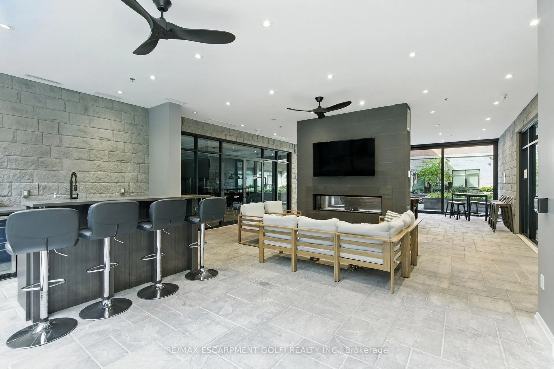 Photo 21 of Unit 304, 1 Redfern Avenue, Hamilton, Mountview — HOMEH