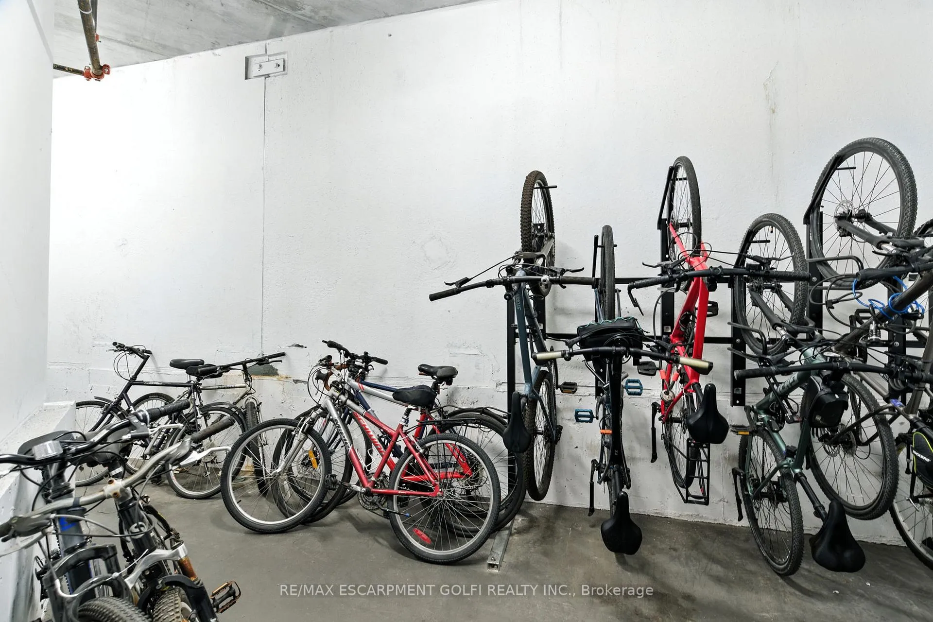 Photo 25 of Unit 304, 1 Redfern Avenue, Hamilton, Mountview — HOMEH