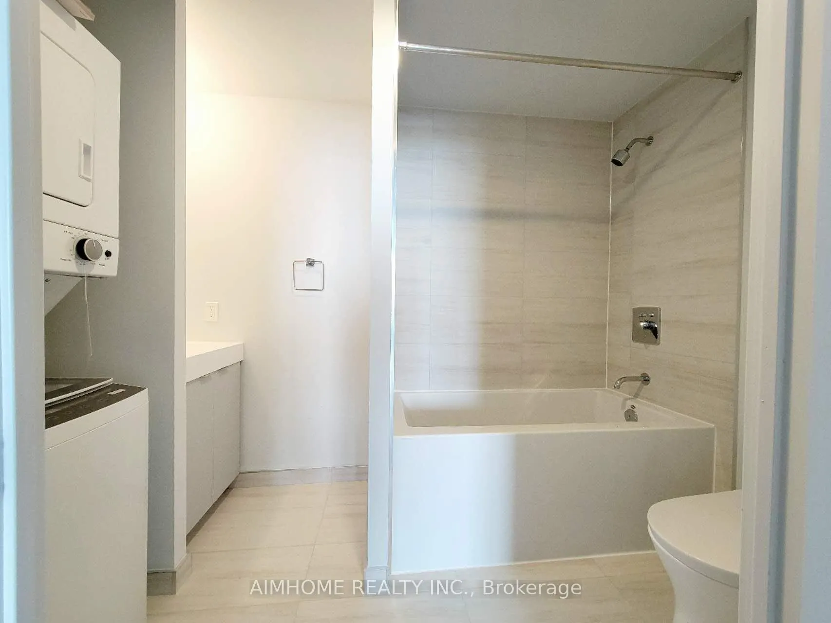 Photo 6 of Unit 4006, 2920 Highway 7, Vaughan, Concord — HOMEH