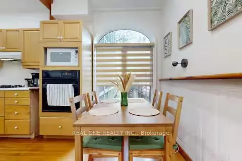 Photo 7 of Unit Main, 752 markham Street, Toronto, The Annex — HOMEH