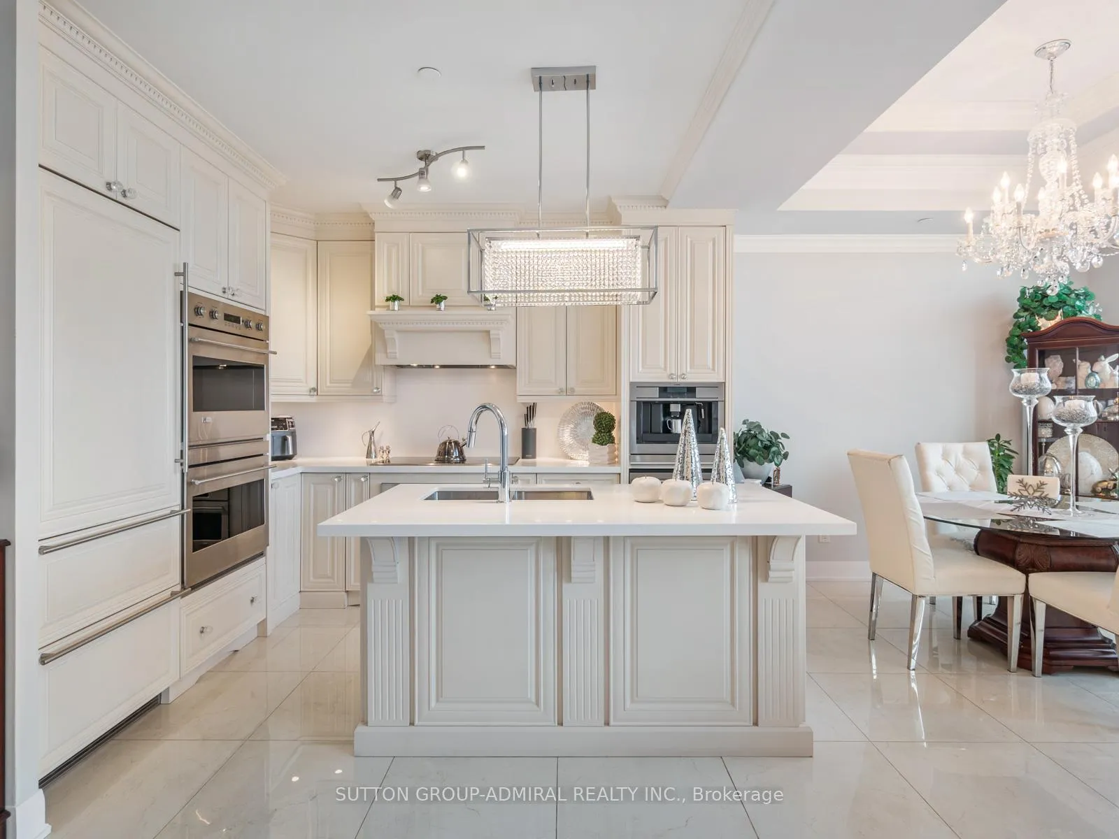 Photo 2 of Unit 705, 4700 Highway 7, Vaughan, East Woodbridge — HOMEH