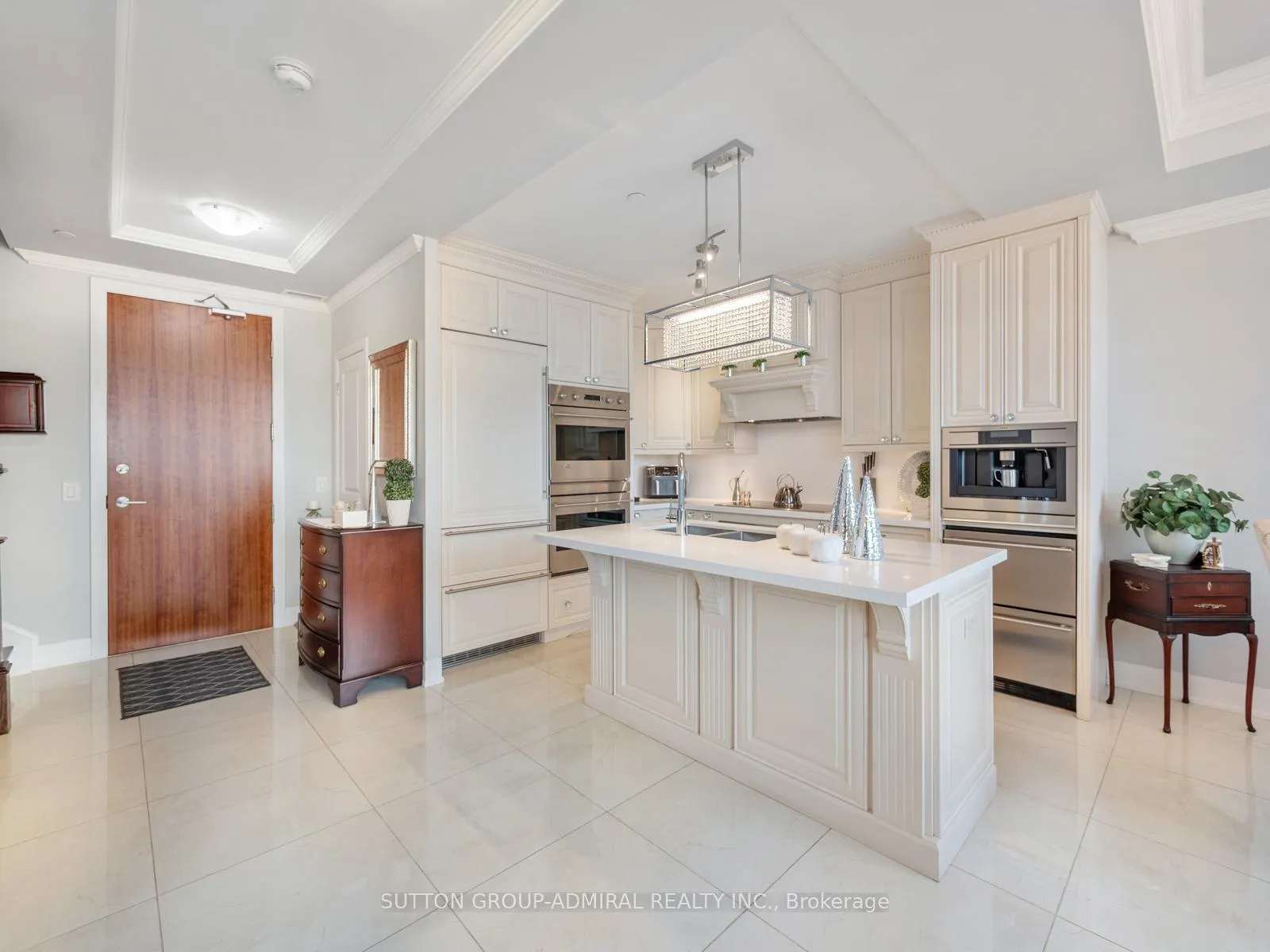 Photo 3 of Unit 705, 4700 Highway 7, Vaughan, East Woodbridge — HOMEH