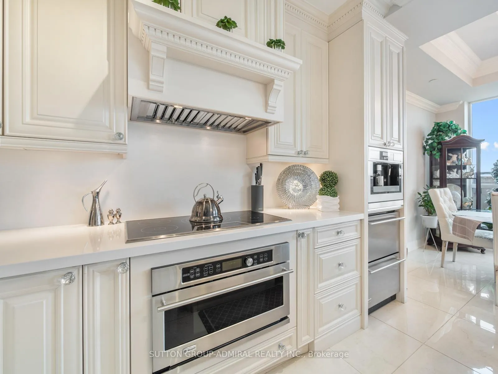 Photo 8 of Unit 705, 4700 Highway 7, Vaughan, East Woodbridge — HOMEH