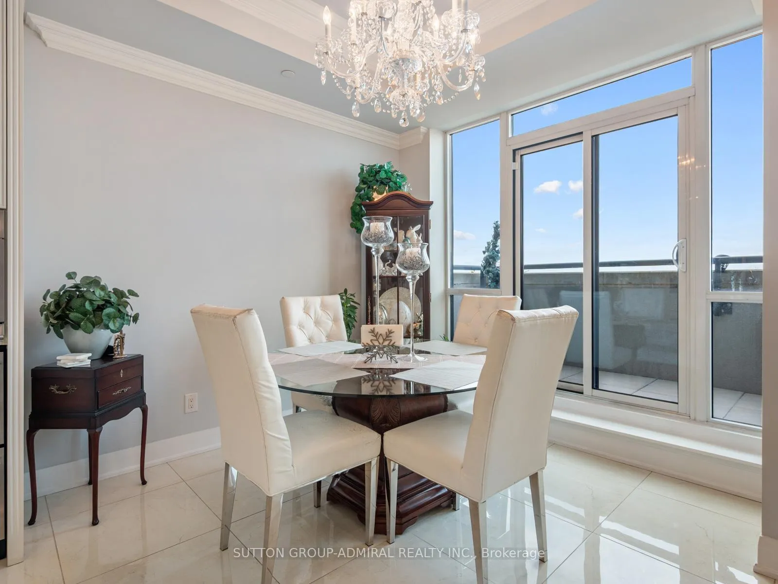 Photo 9 of Unit 705, 4700 Highway 7, Vaughan, East Woodbridge — HOMEH
