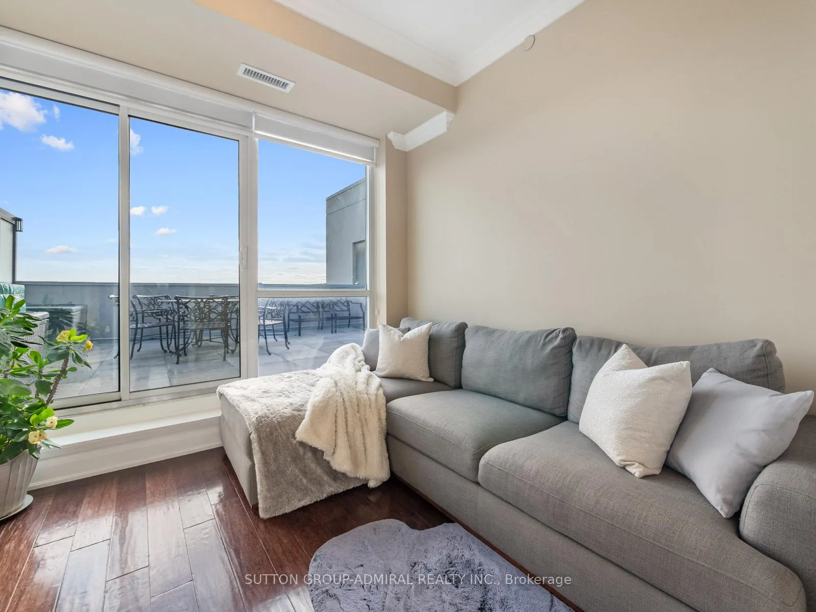 Photo 32 of Unit 705, 4700 Highway 7, Vaughan, East Woodbridge — HOMEH