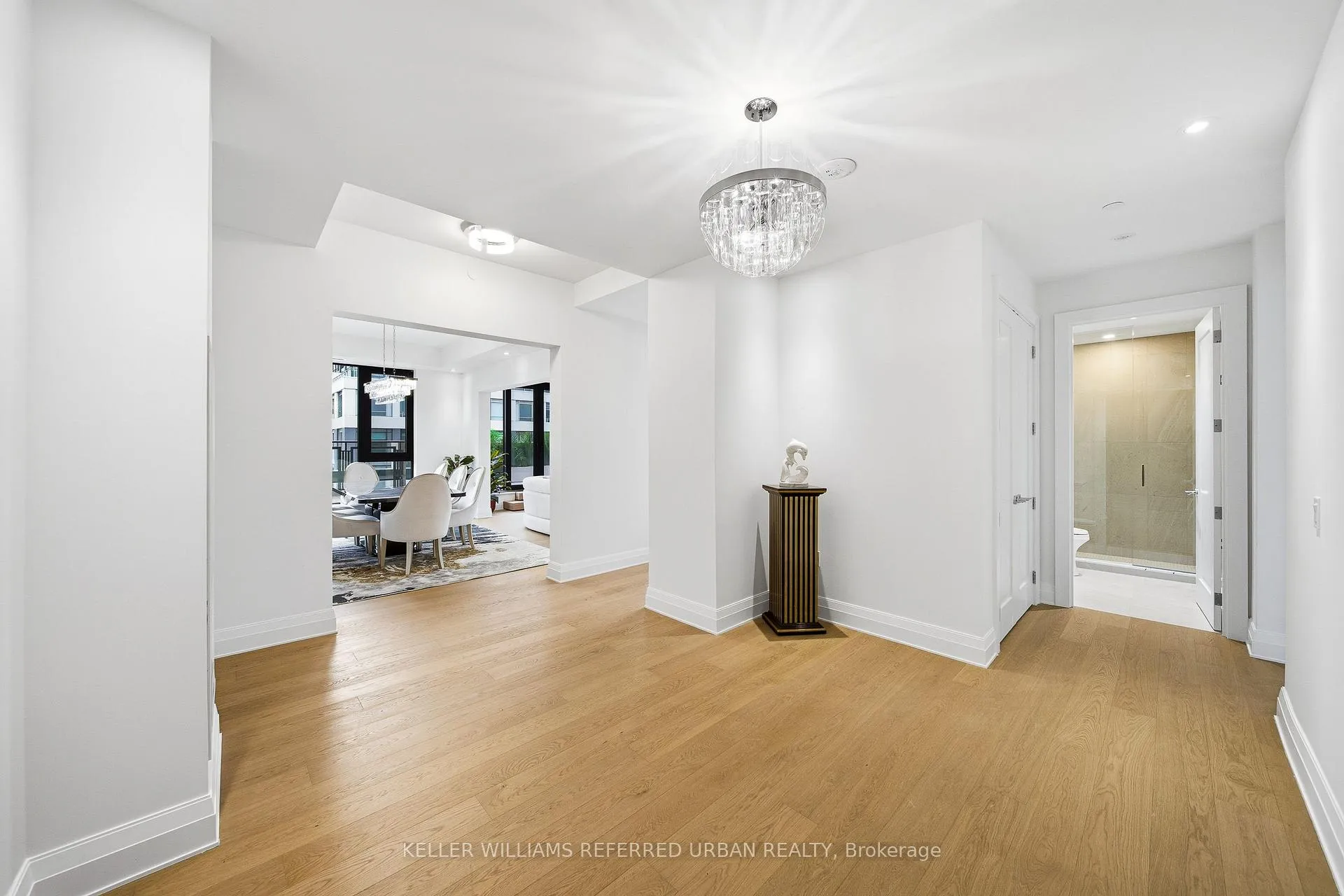 Photo 3 of Unit 607, 2 Forest Hill Road, Toronto, Casa Loma — HOMEH