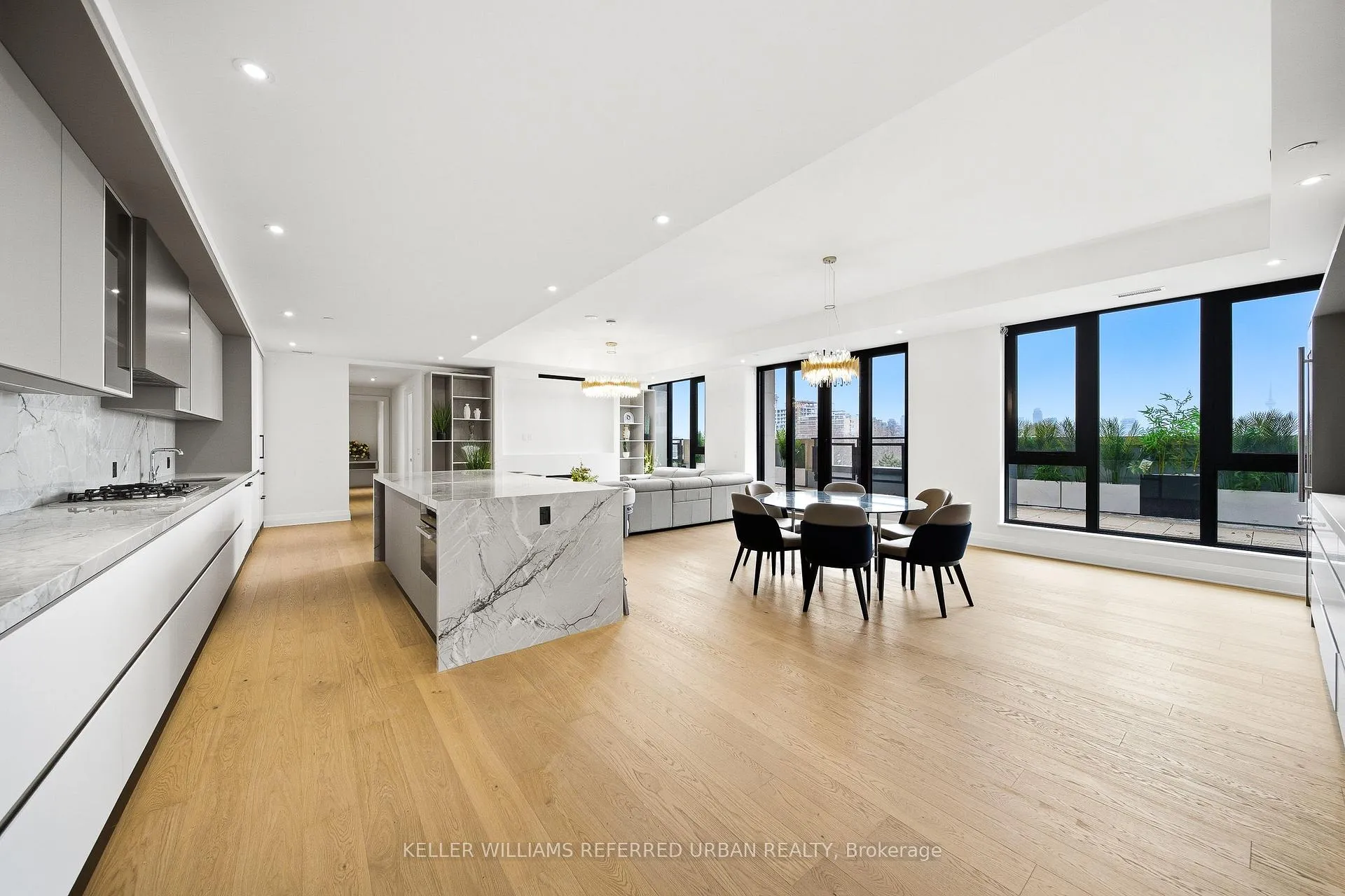 Photo 5 of Unit 607, 2 Forest Hill Road, Toronto, Casa Loma — HOMEH
