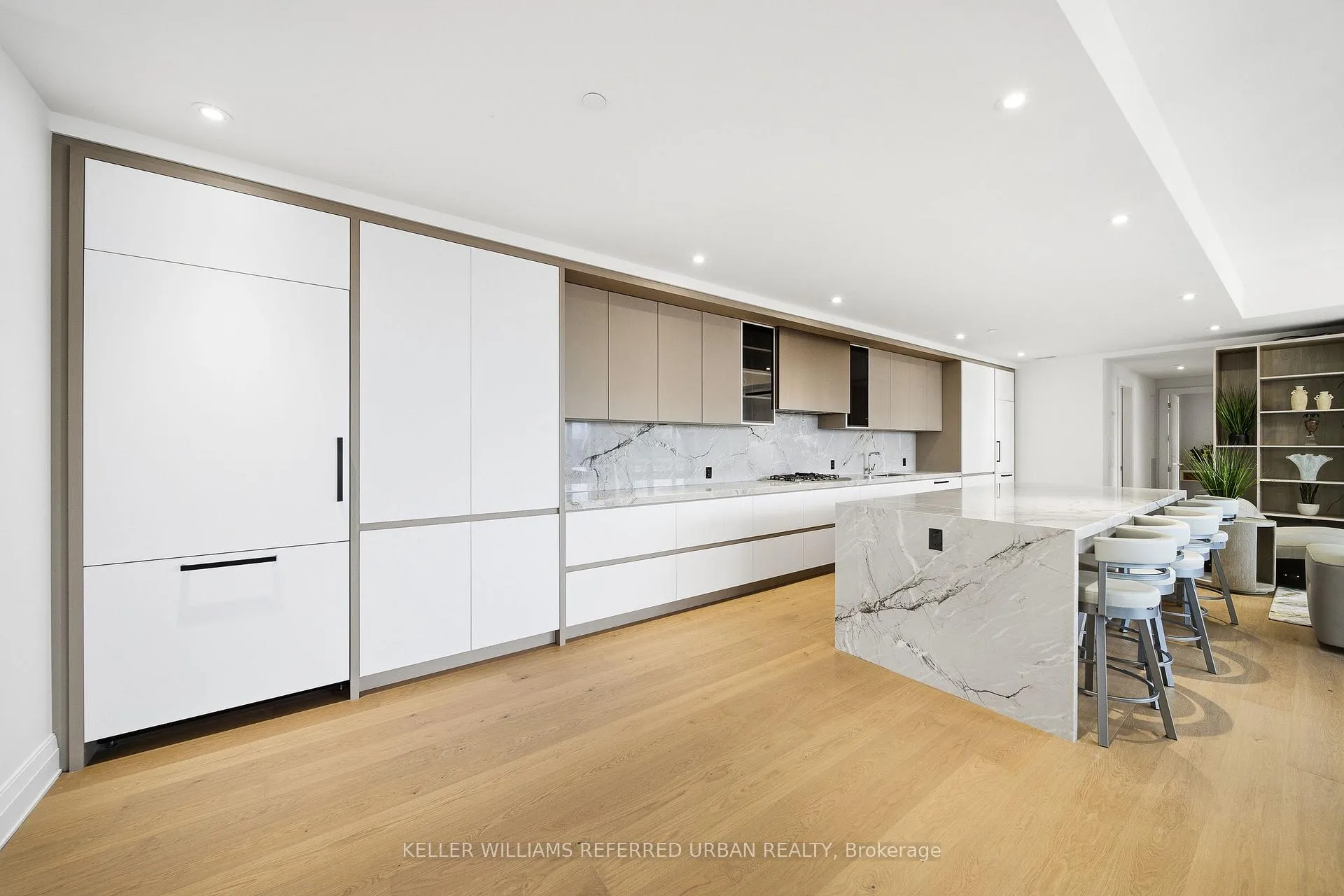 Photo 6 of Unit 607, 2 Forest Hill Road, Toronto, Casa Loma — HOMEH