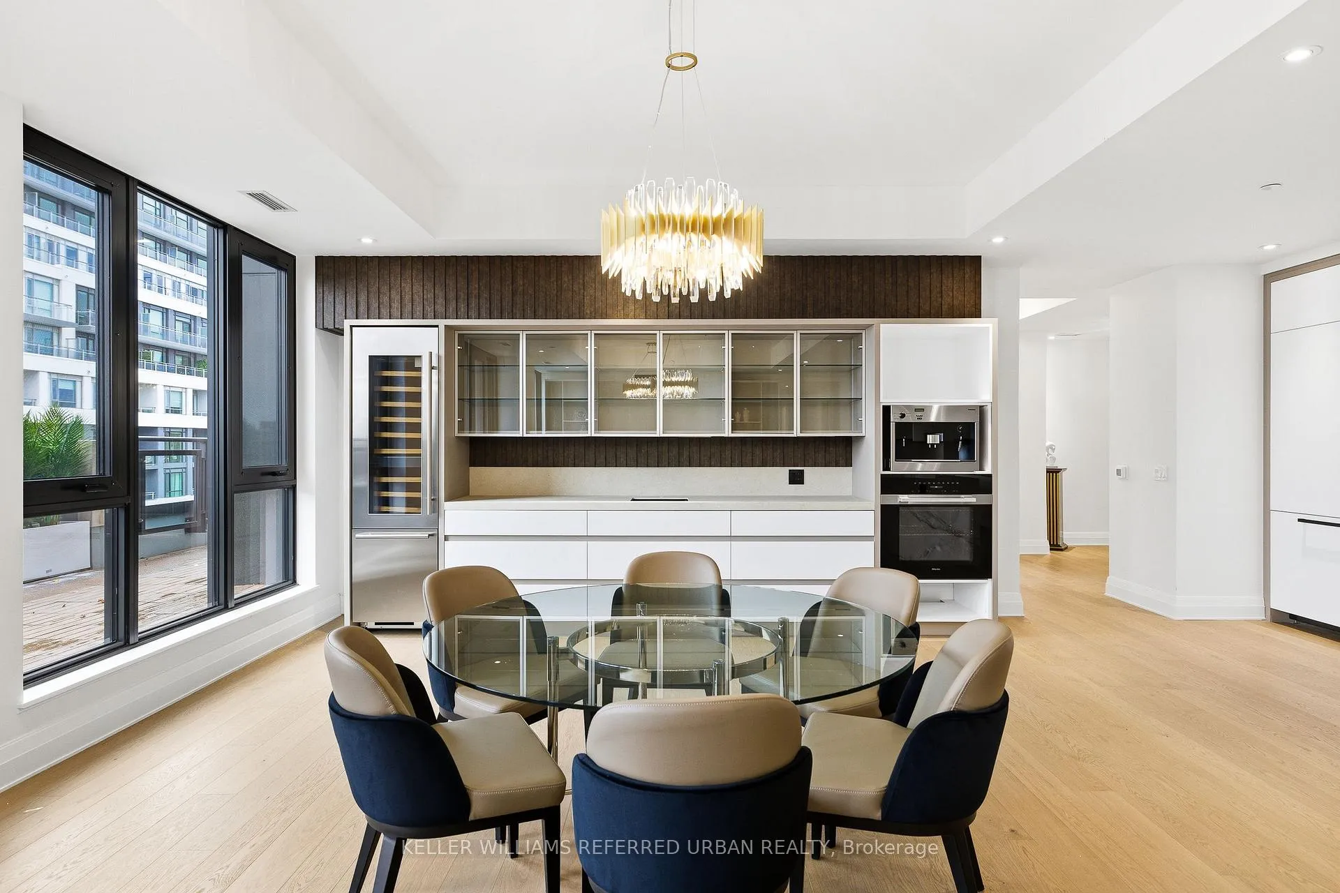 Photo 10 of Unit 607, 2 Forest Hill Road, Toronto, Casa Loma — HOMEH