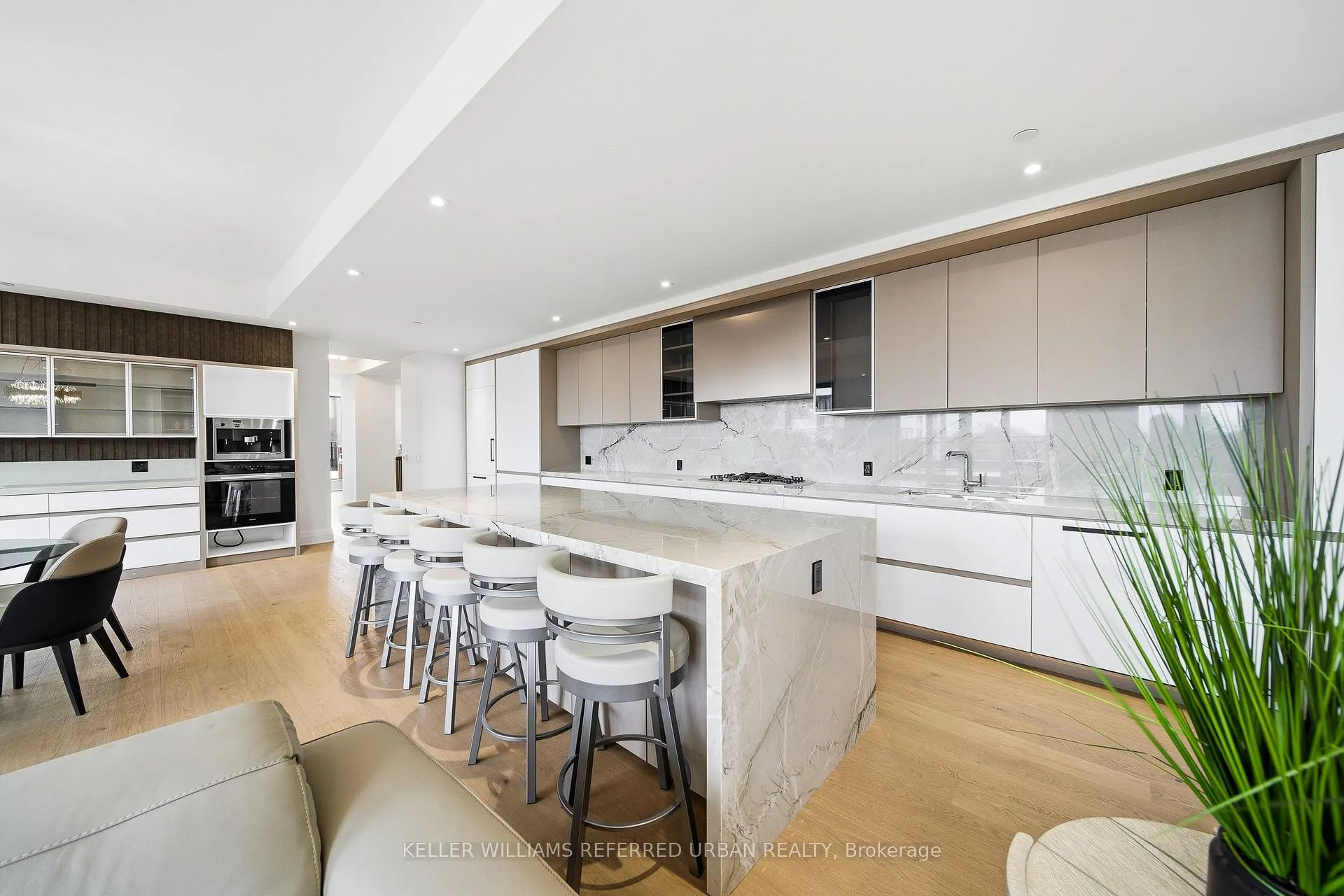 Photo 14 of Unit 607, 2 Forest Hill Road, Toronto, Casa Loma — HOMEH