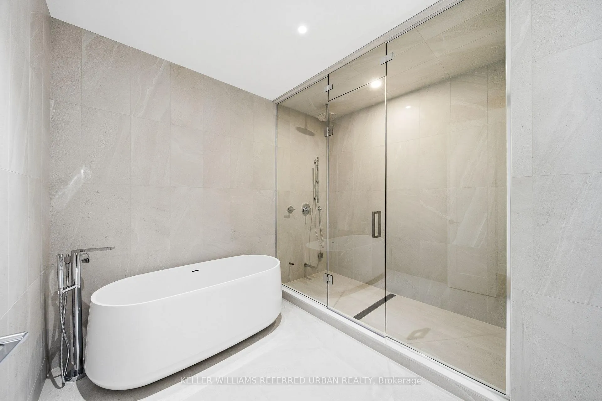 Photo 33 of Unit 607, 2 Forest Hill Road, Toronto, Casa Loma — HOMEH