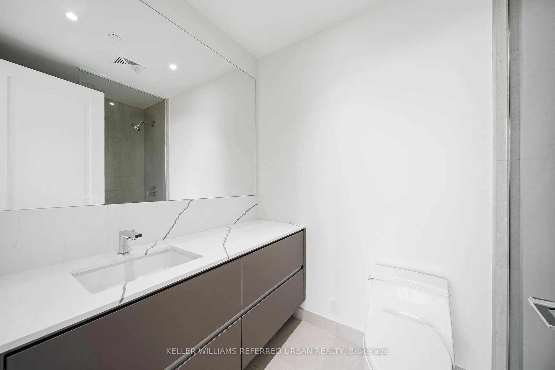 Photo 38 of Unit 607, 2 Forest Hill Road, Toronto, Casa Loma — HOMEH