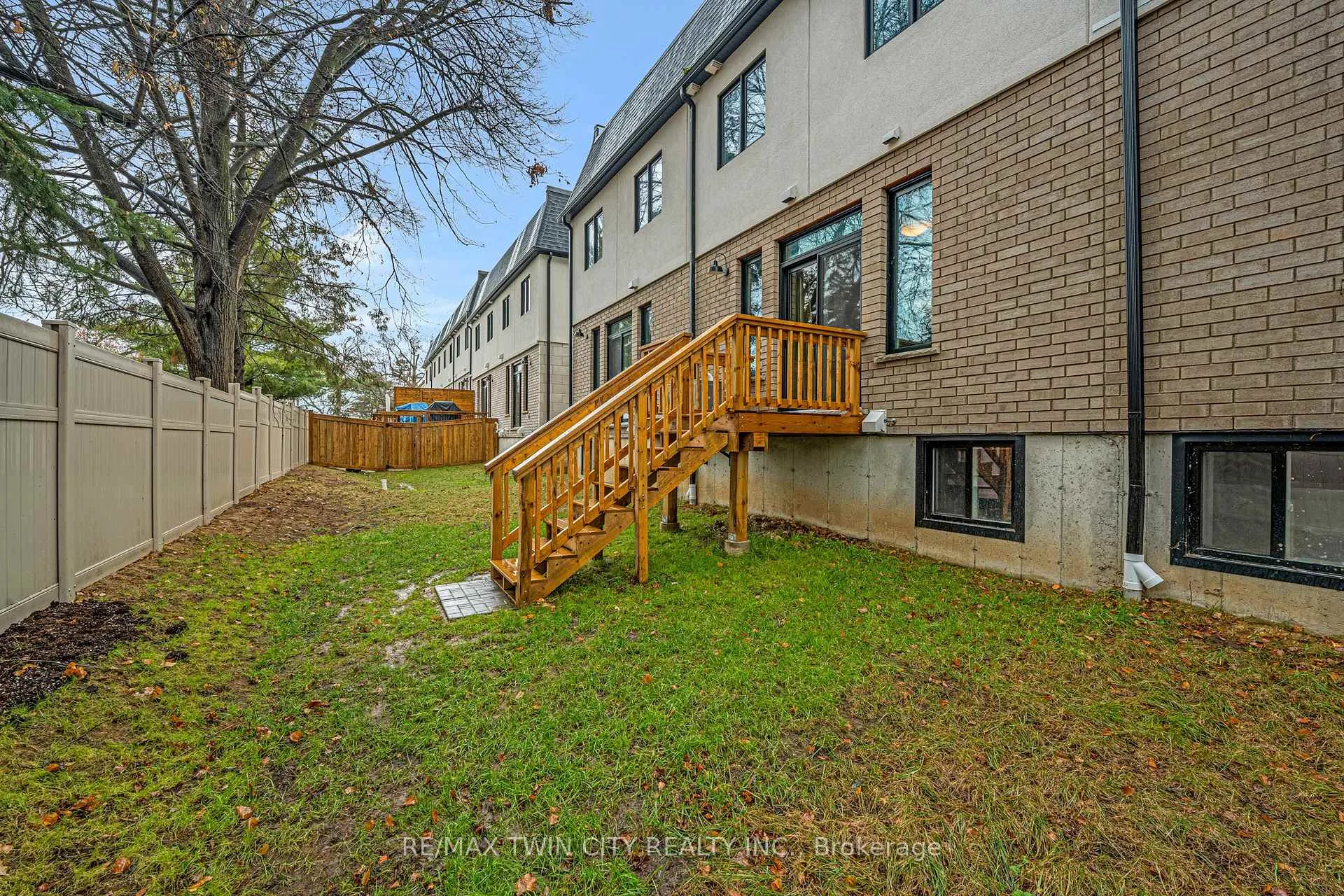 Photo 4 of Unit 24, 143 Elgin Street N, Cambridge — HOMEH
