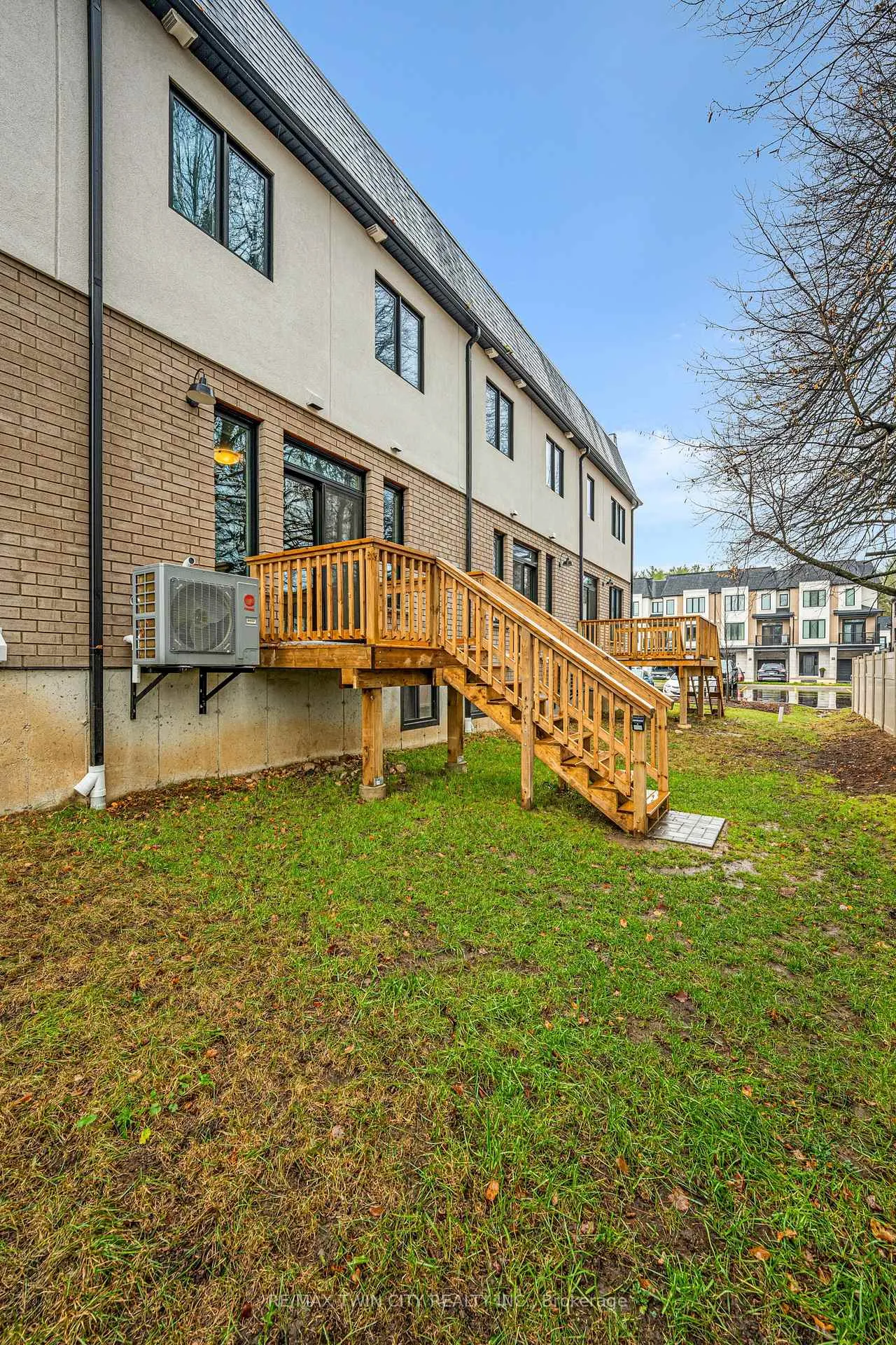 Photo 6 of Unit 24, 143 Elgin Street N, Cambridge — HOMEH