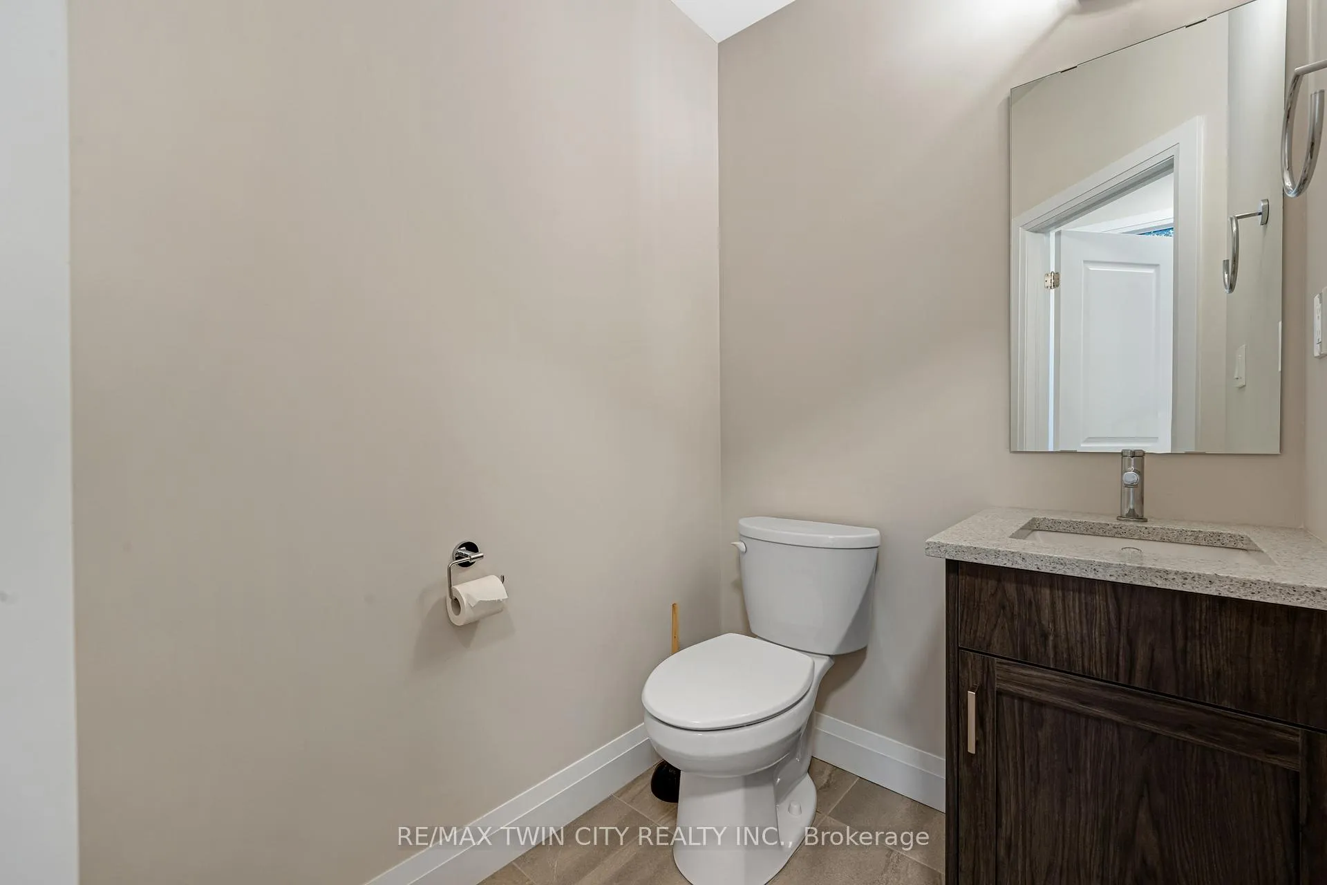 Photo 13 of Unit 24, 143 Elgin Street N, Cambridge — HOMEH