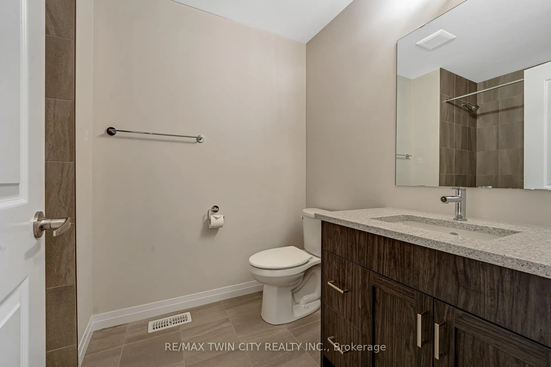 Photo 23 of Unit 24, 143 Elgin Street N, Cambridge — HOMEH
