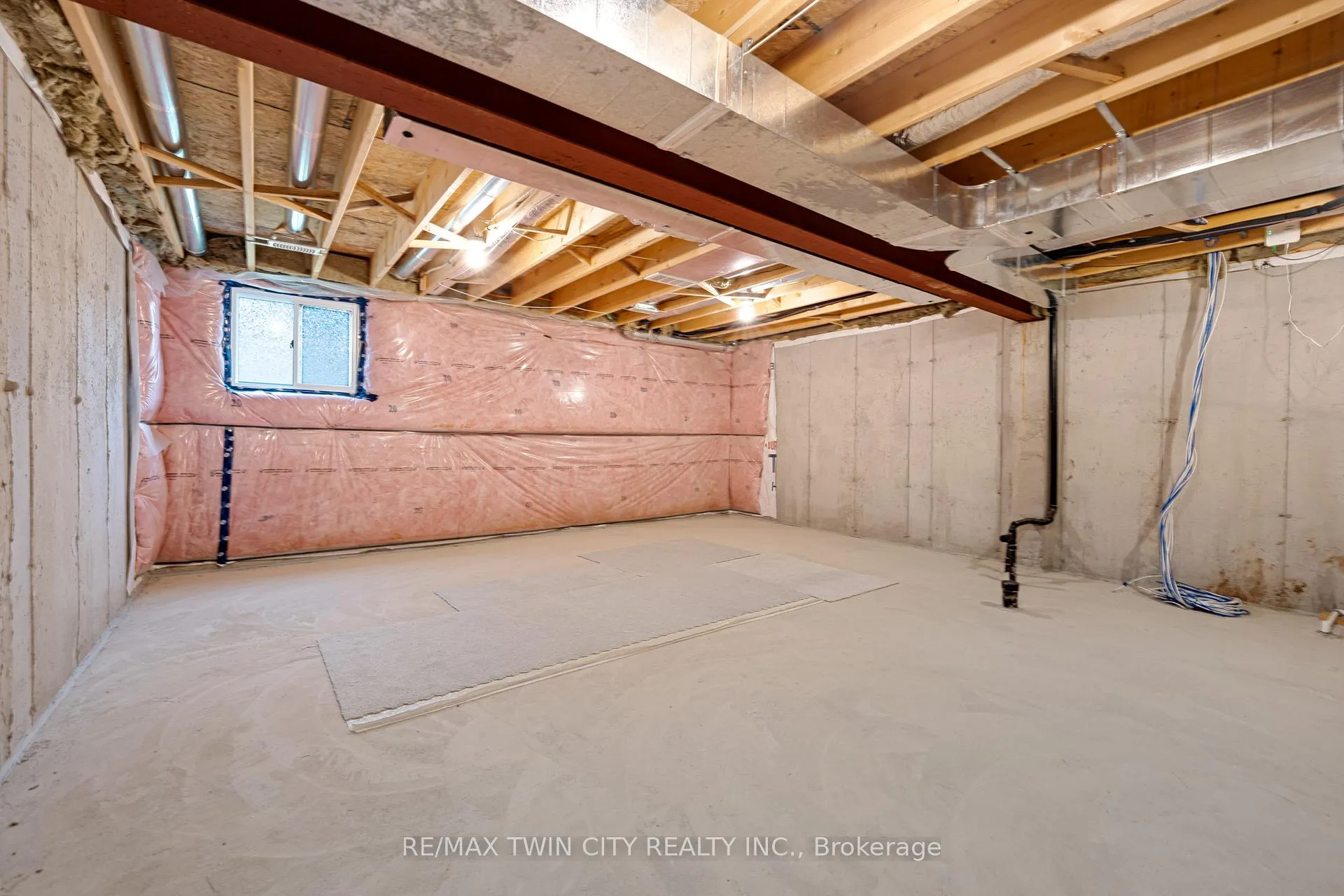 Photo 25 of Unit 24, 143 Elgin Street N, Cambridge — HOMEH