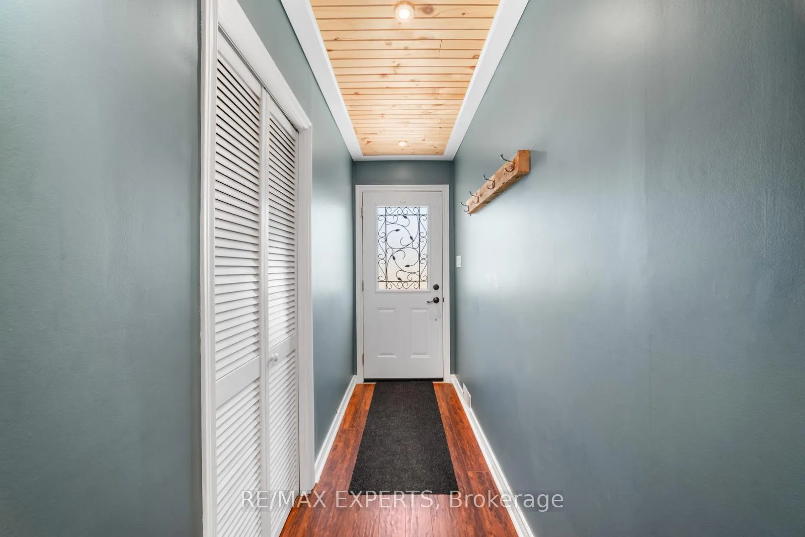 Photo 8 of 6 Otter Cove Road, Georgina, Pefferlaw — HOMEH