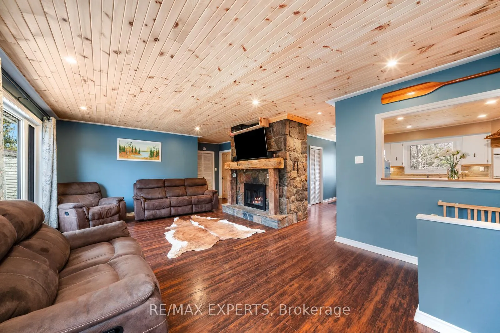 Photo 14 of 6 Otter Cove Road, Georgina, Pefferlaw — HOMEH