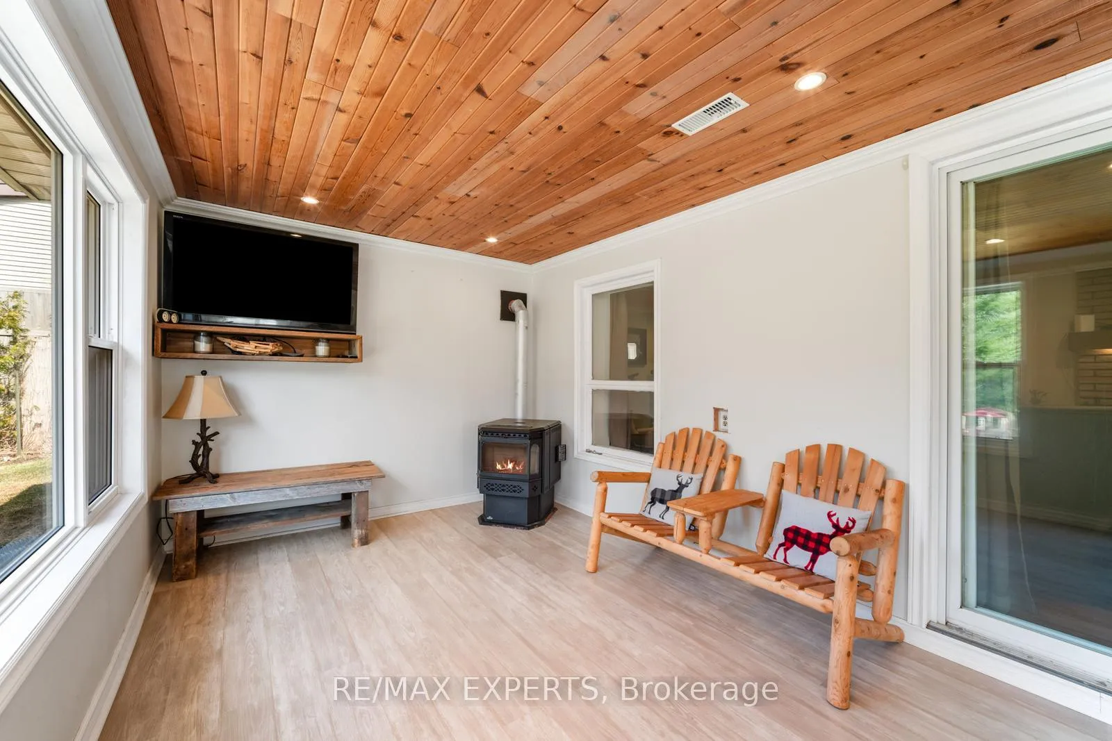 Photo 20 of 6 Otter Cove Road, Georgina, Pefferlaw — HOMEH