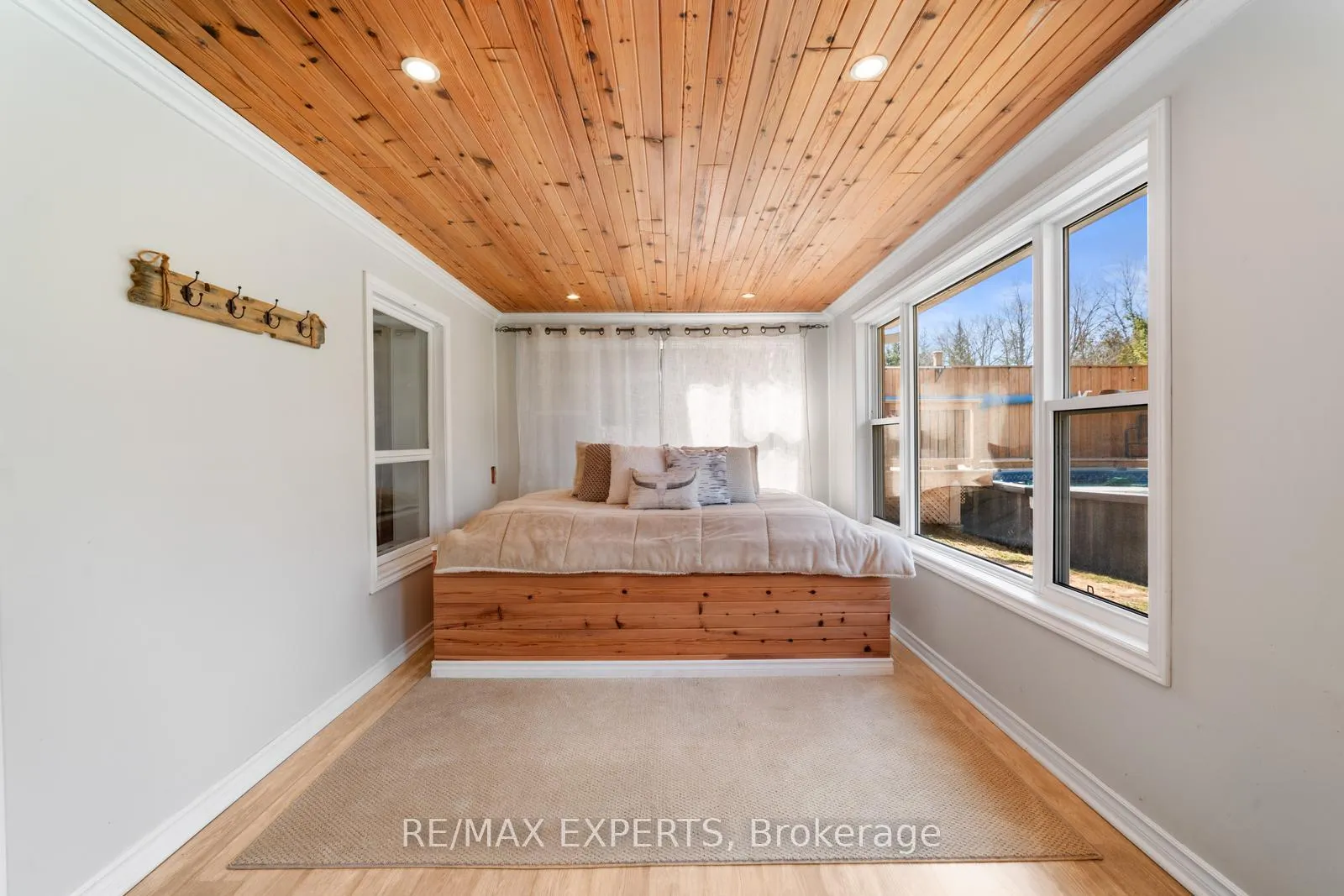 Photo 22 of 6 Otter Cove Road, Georgina, Pefferlaw — HOMEH