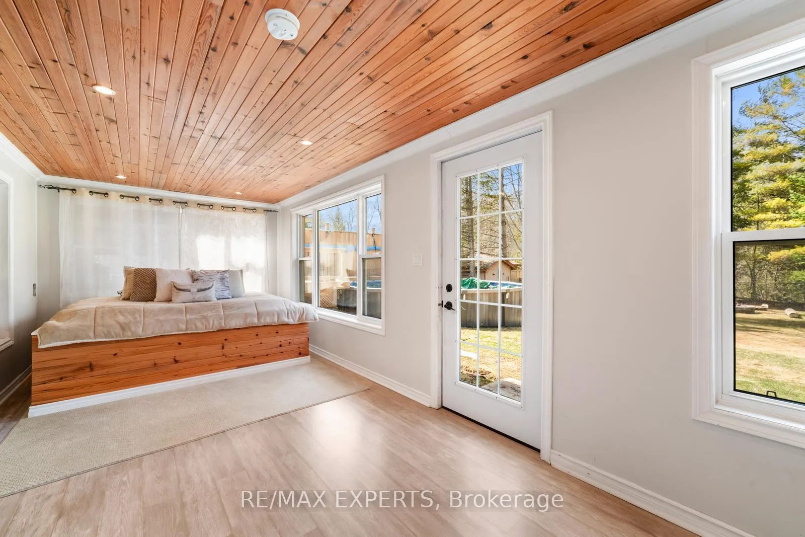Photo 23 of 6 Otter Cove Road, Georgina, Pefferlaw — HOMEH