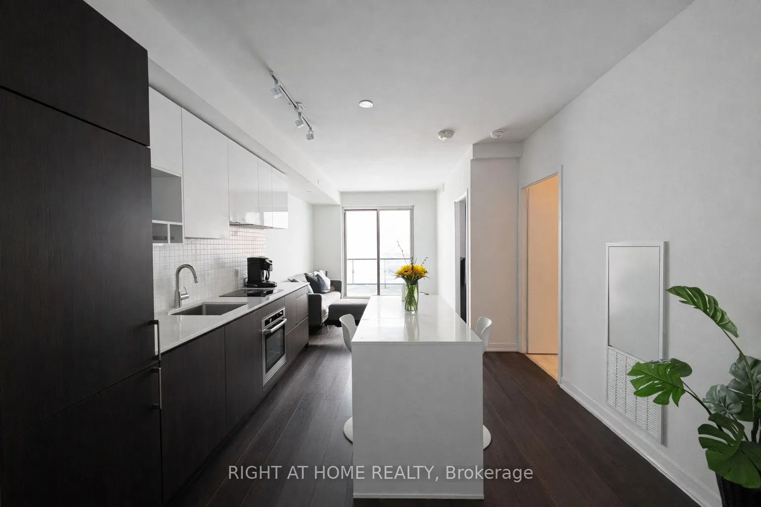 Photo 1 of Unit 2201, 950 Portage Parkway, Vaughan, Vaughan Corporate Centre — HOMEH