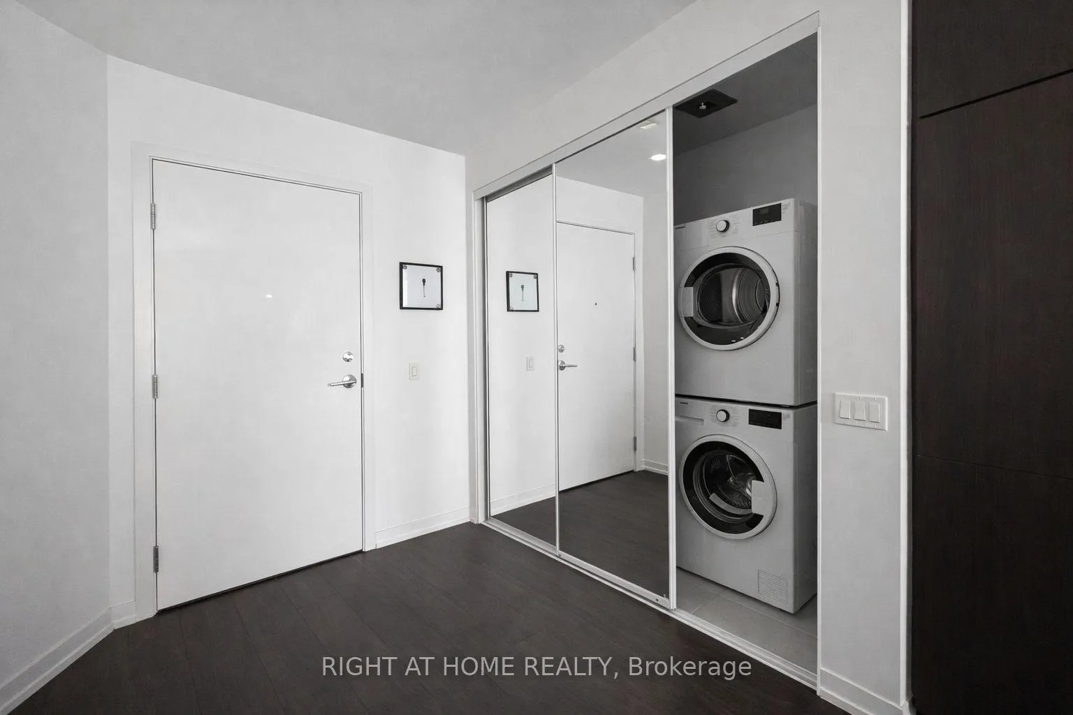 Photo 3 of Unit 2201, 950 Portage Parkway, Vaughan, Vaughan Corporate Centre — HOMEH