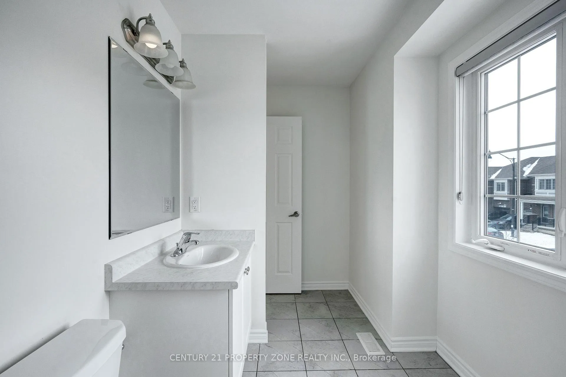 Photo 19 of 13 Boothill Drive N, Brampton, Northwest Brampton — HOMEH