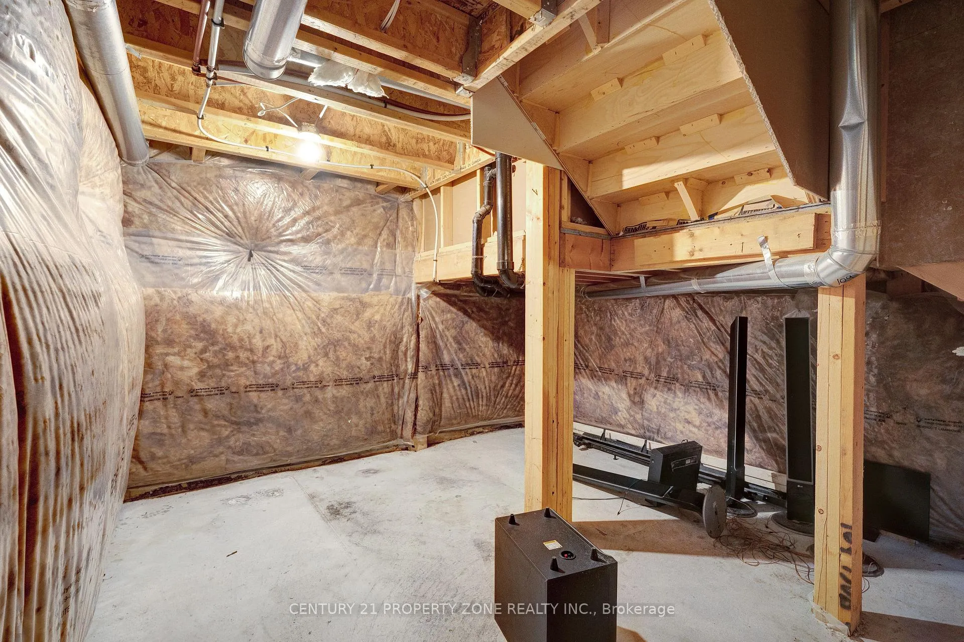 Photo 23 of 13 Boothill Drive N, Brampton, Northwest Brampton — HOMEH