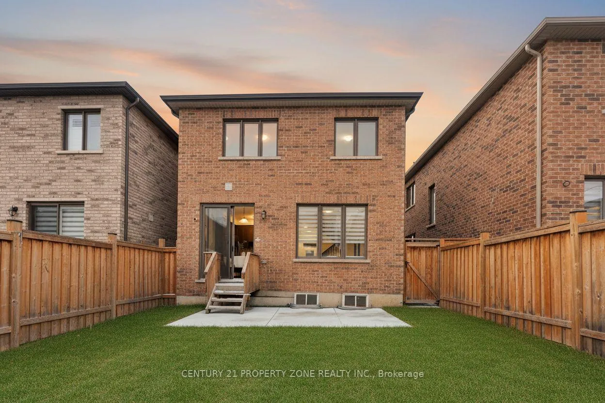 Photo 25 of 13 Boothill Drive N, Brampton, Northwest Brampton — HOMEH