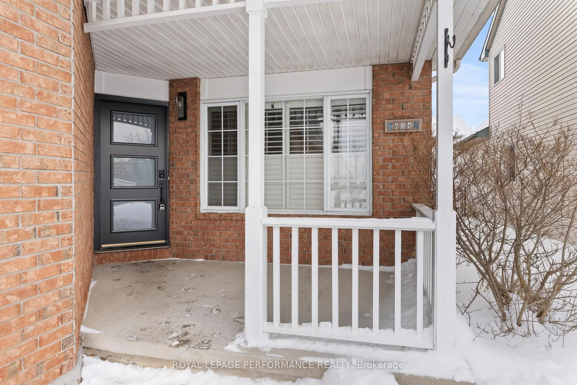 Photo 3 of 654 Valin Street, Ottawa, Fallingbrook/Gardenway South — HOMEH