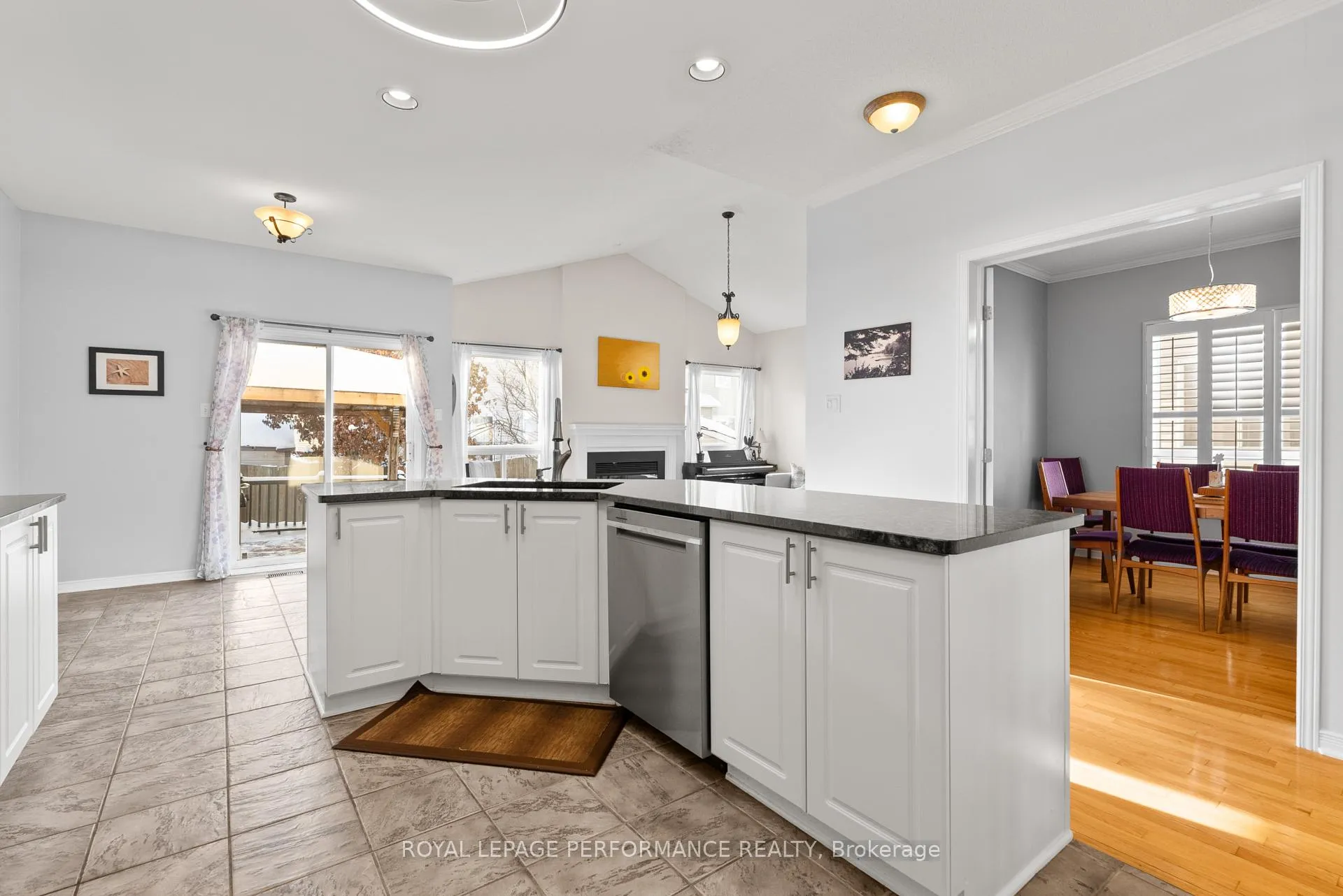 Photo 16 of 654 Valin Street, Ottawa, Fallingbrook/Gardenway South — HOMEH
