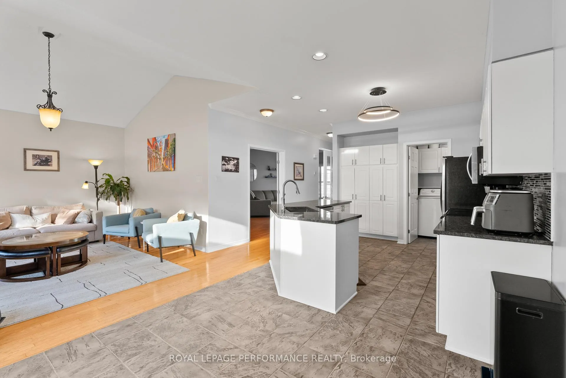 Photo 18 of 654 Valin Street, Ottawa, Fallingbrook/Gardenway South — HOMEH