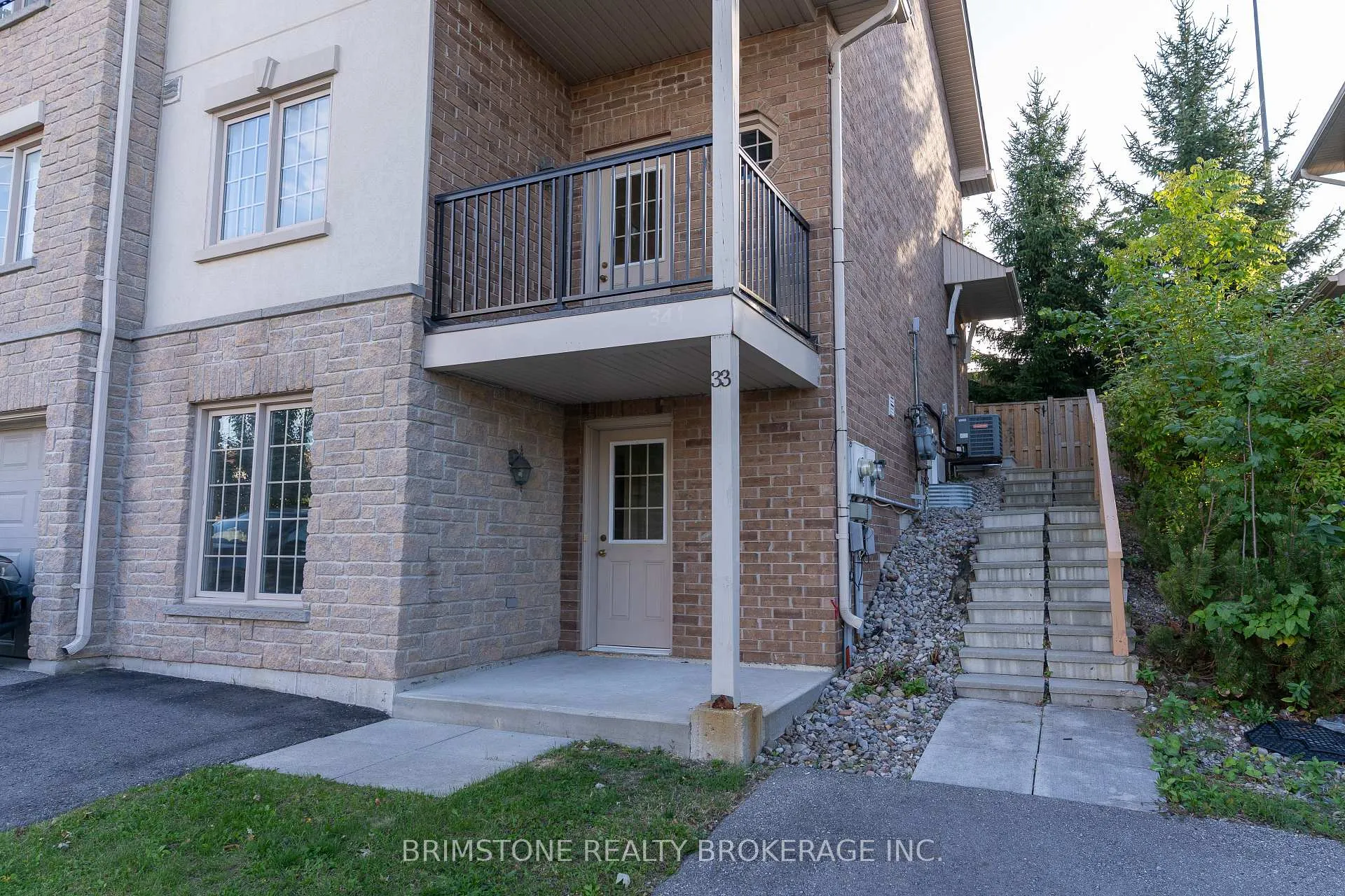 Photo 3 of Unit #33 / #34, 175 Stanley Street, Barrie, East Bayfield — HOMEH