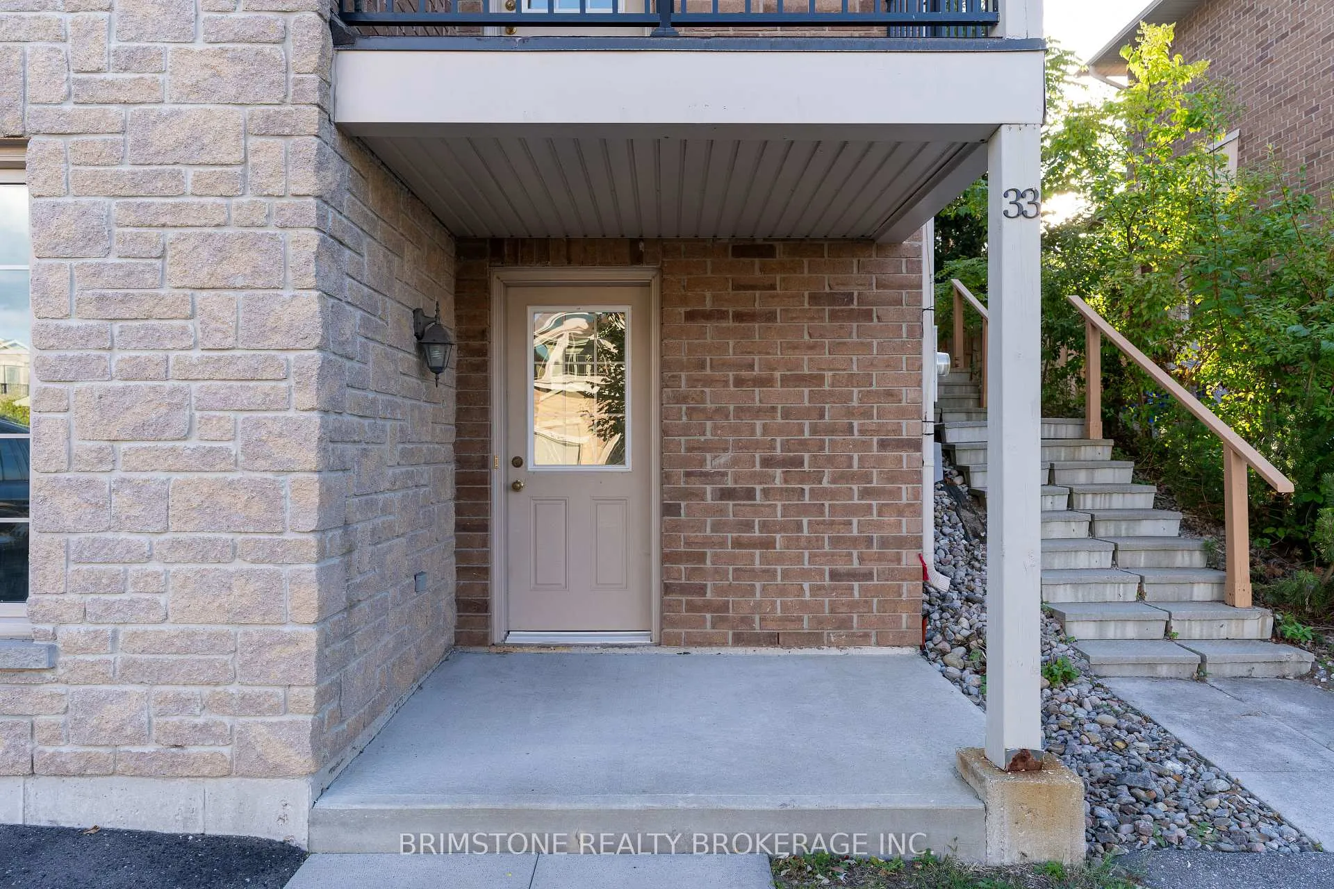 Photo 4 of Unit #33 / #34, 175 Stanley Street, Barrie, East Bayfield — HOMEH