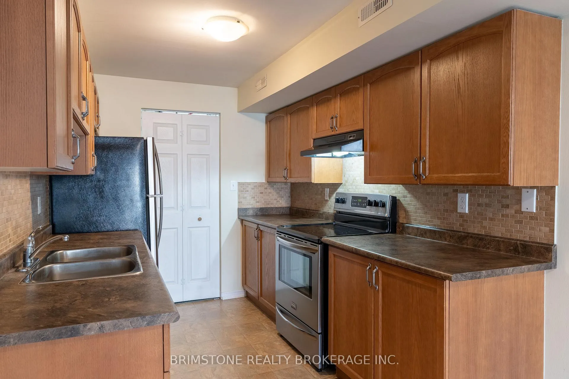 Photo 9 of Unit #33 / #34, 175 Stanley Street, Barrie, East Bayfield — HOMEH
