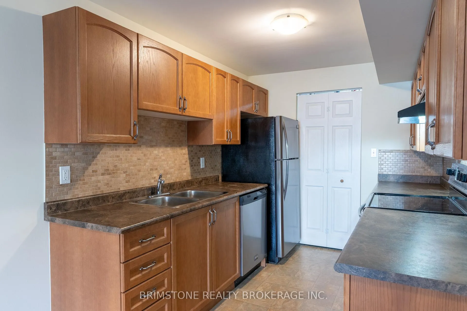 Photo 10 of Unit #33 / #34, 175 Stanley Street, Barrie, East Bayfield — HOMEH