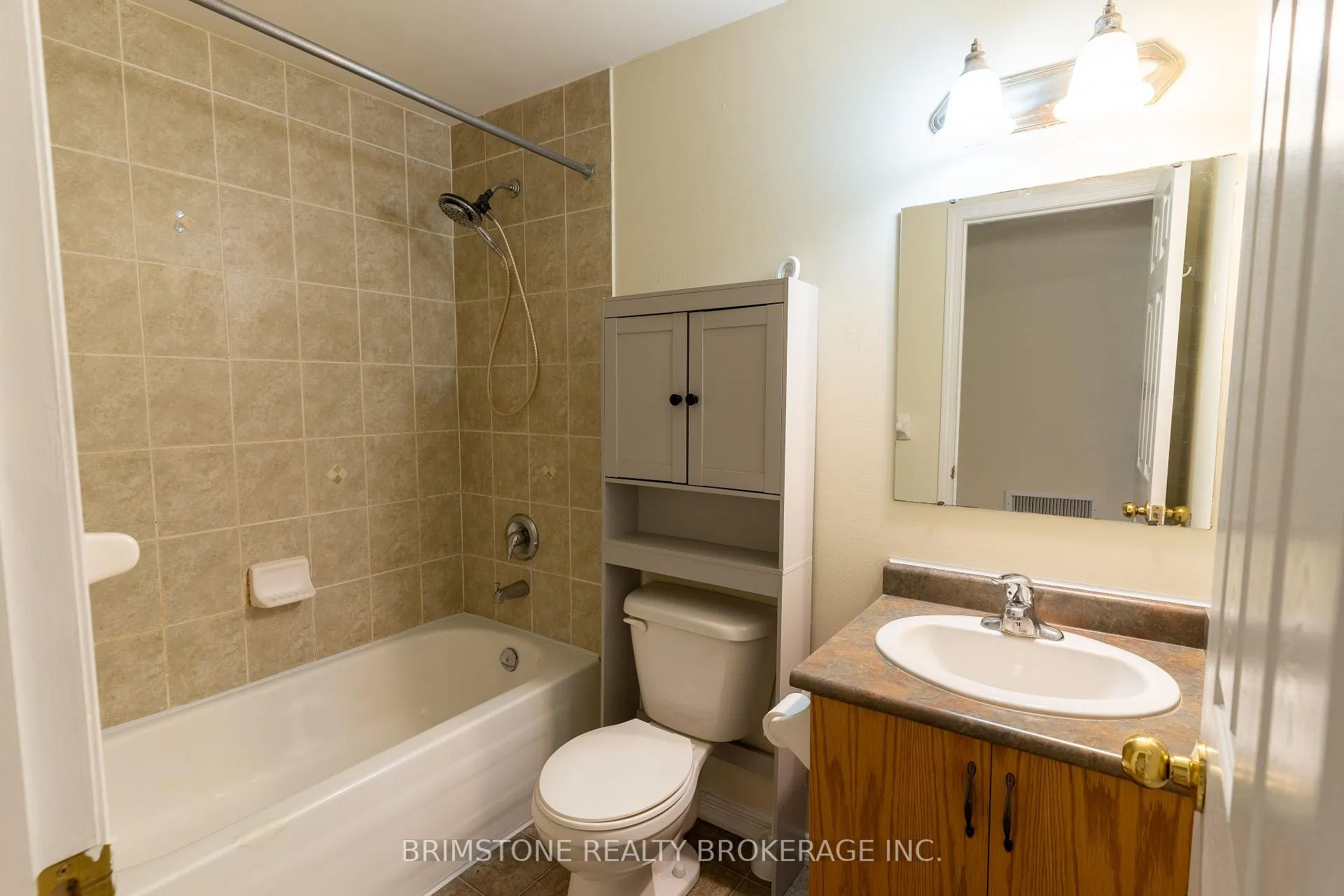 Photo 11 of Unit #33 / #34, 175 Stanley Street, Barrie, East Bayfield — HOMEH
