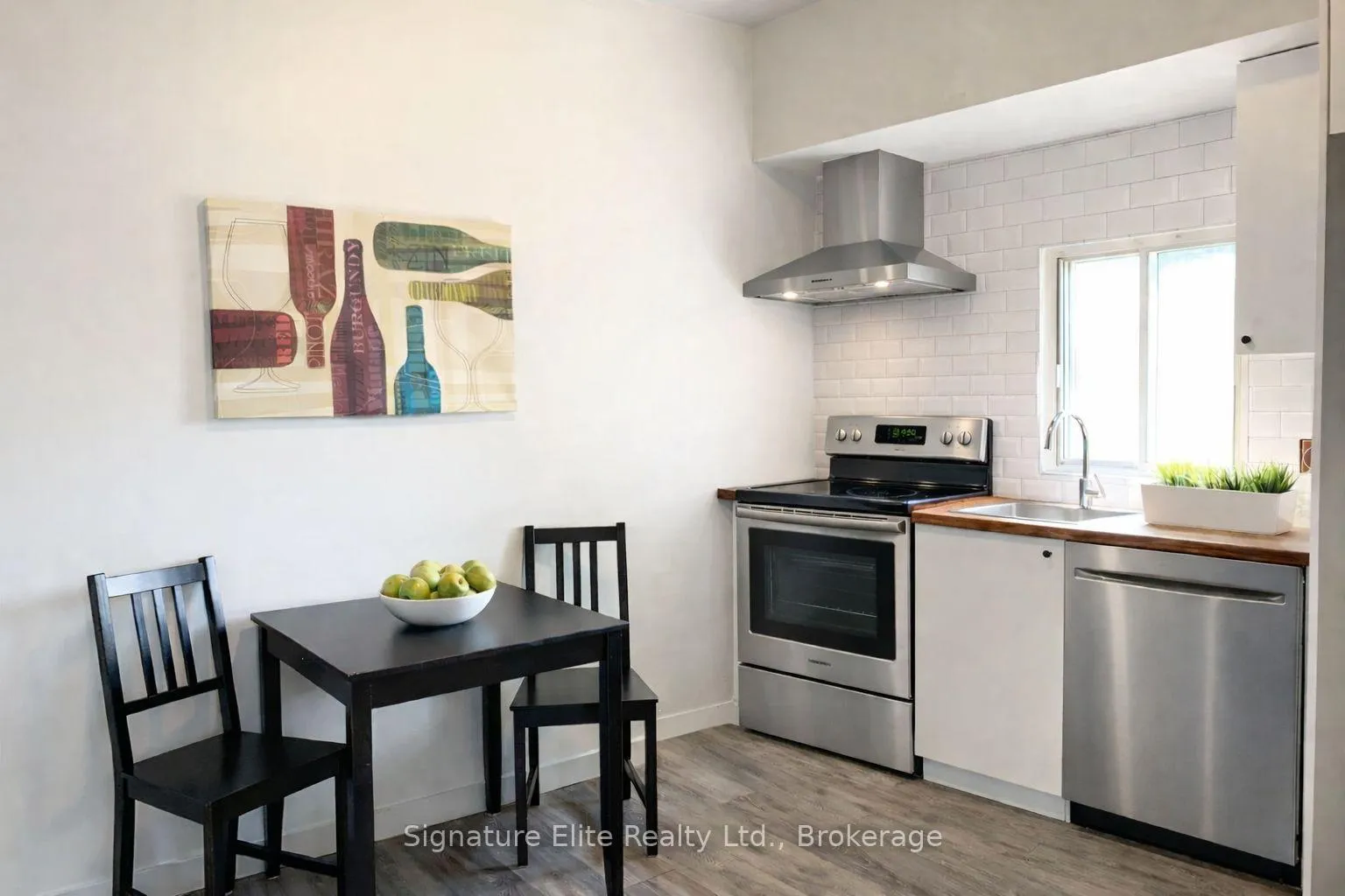 Photo 2 of Unit 1, 4 Pelham Road, St. Catharines, Western Hill — HOMEH