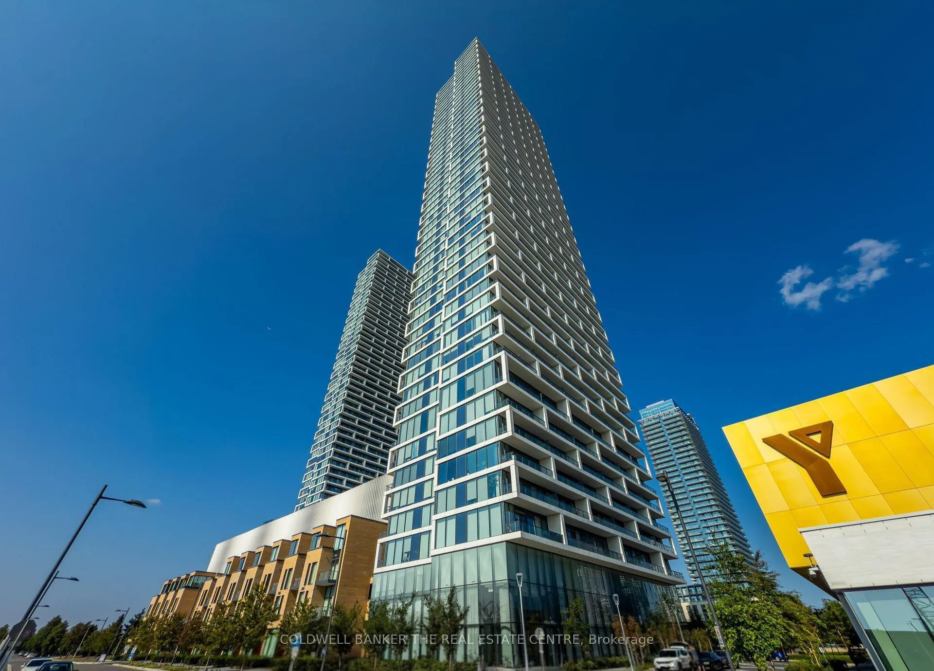 Front of Unit 1711, 5 Buttermill Avenue N