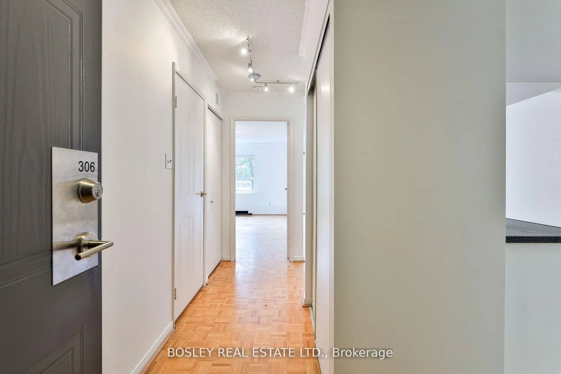 Photo 2 of Unit 306, 928 Millwood Road, Toronto, Leaside — HOMEH