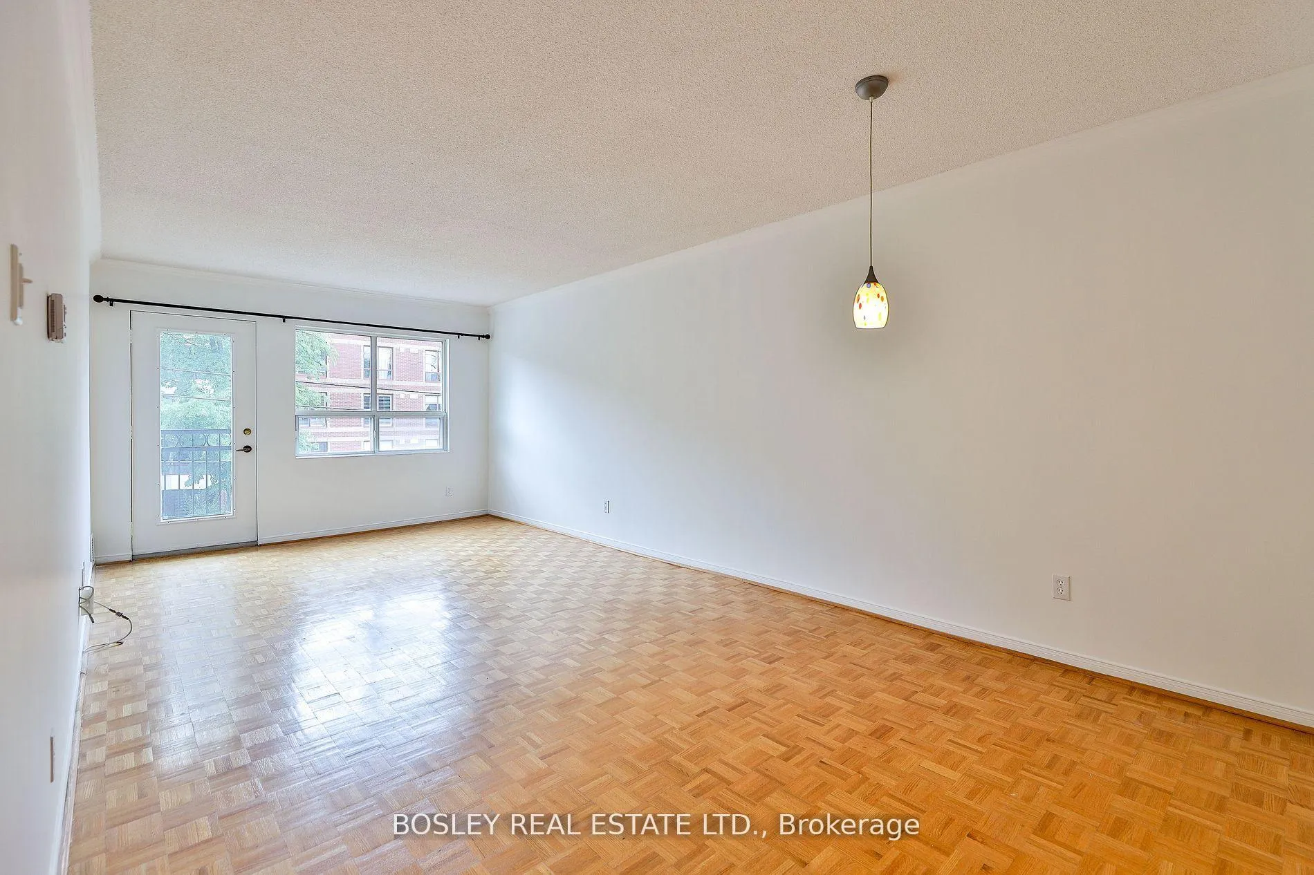 Photo 3 of Unit 306, 928 Millwood Road, Toronto, Leaside — HOMEH