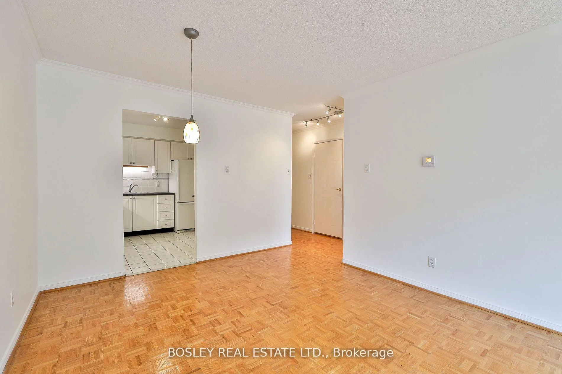 Photo 7 of Unit 306, 928 Millwood Road, Toronto, Leaside — HOMEH