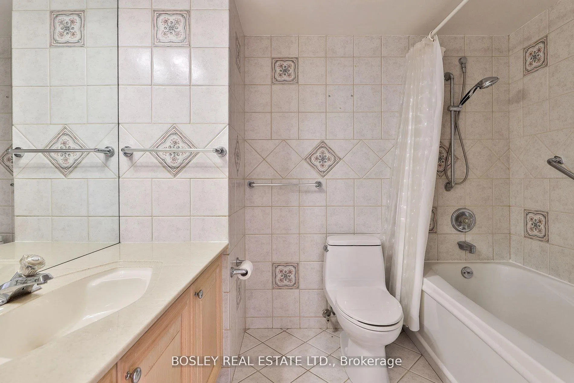 Photo 16 of Unit 306, 928 Millwood Road, Toronto, Leaside — HOMEH