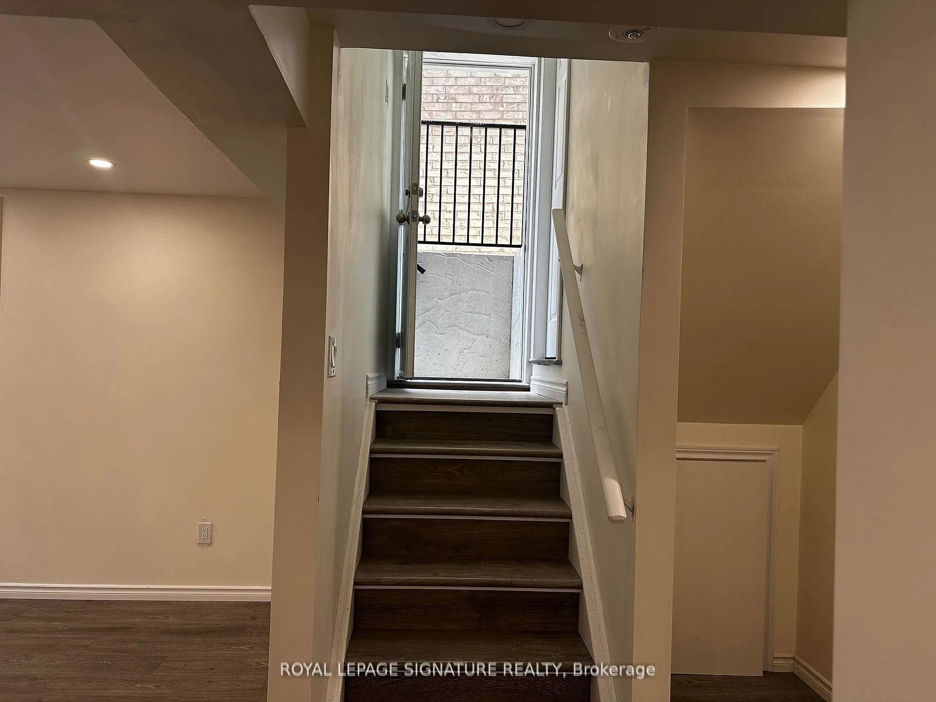 Photo 4 of Unit Bsmt, 104 Stedford Crescent E, Brampton, Northwest Brampton — HOMEH