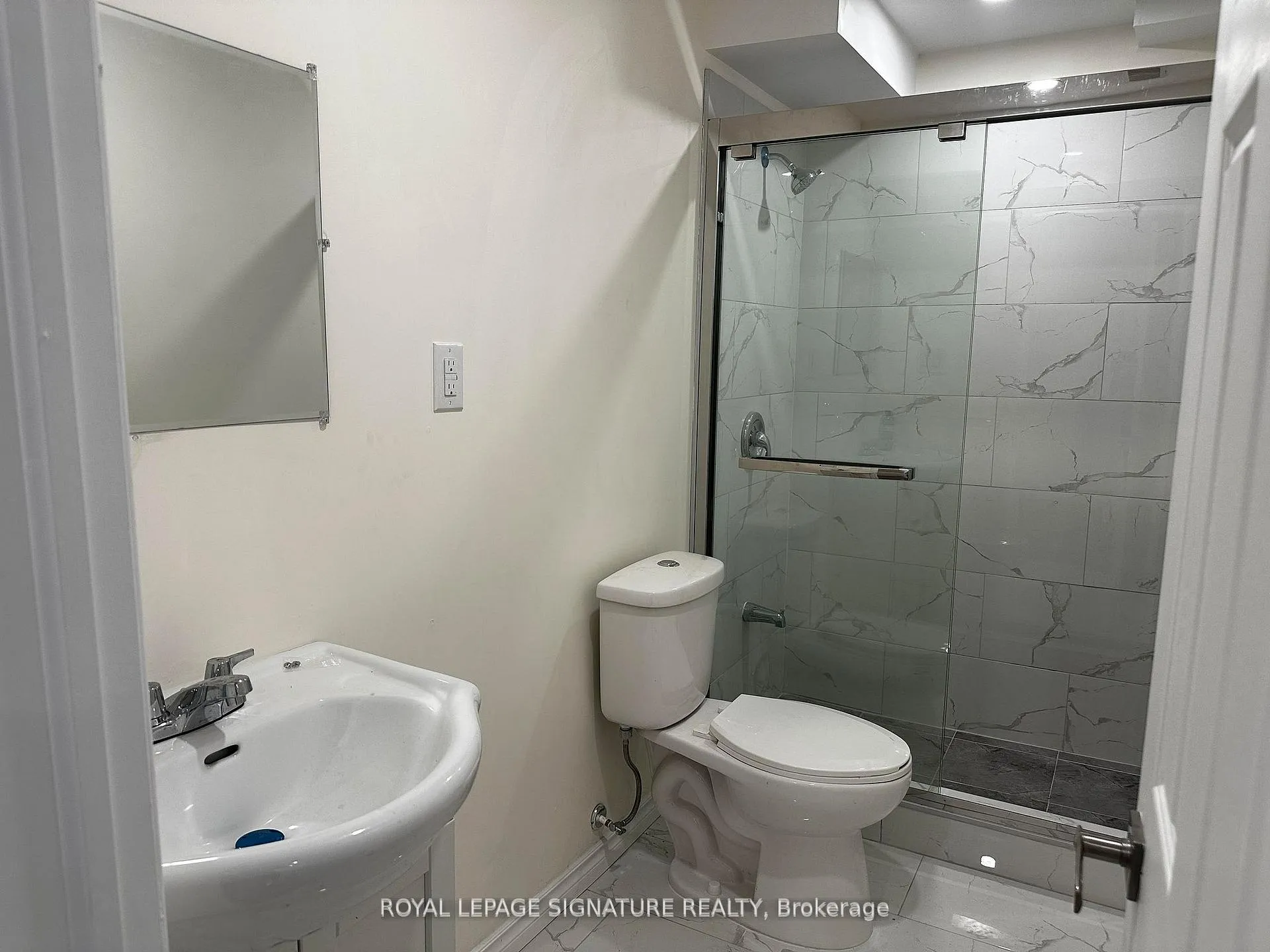 Photo 6 of Unit Bsmt, 104 Stedford Crescent E, Brampton, Northwest Brampton — HOMEH