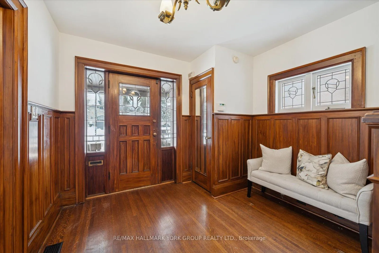 Photo 4 of 77 Joicey Boulevard, Toronto, Bedford Park-Nortown — HOMEH