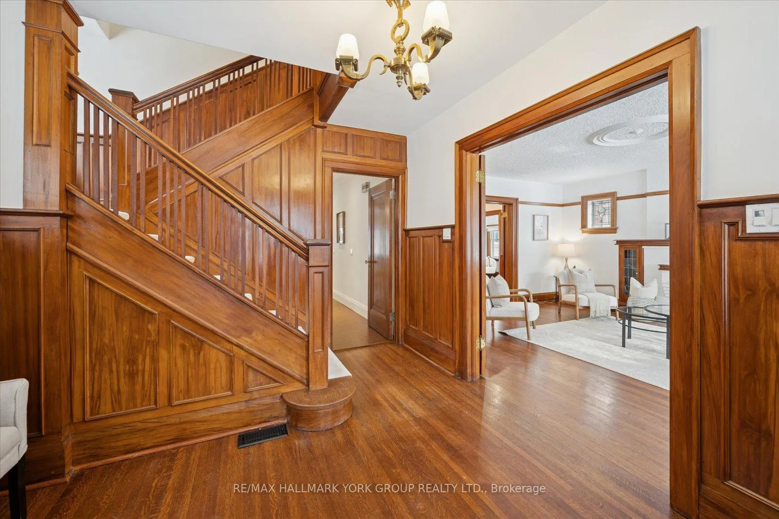 Photo 6 of 77 Joicey Boulevard, Toronto, Bedford Park-Nortown — HOMEH